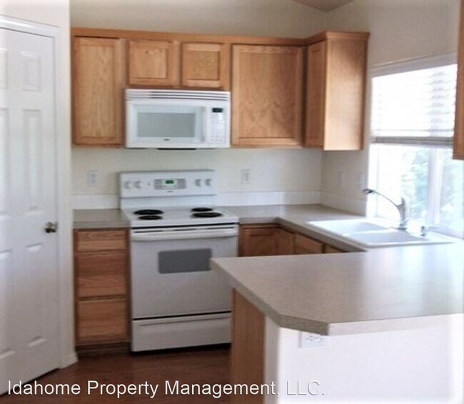Building Photo - 3 br, 2.5 bath House - 2451 N Banstead Ave