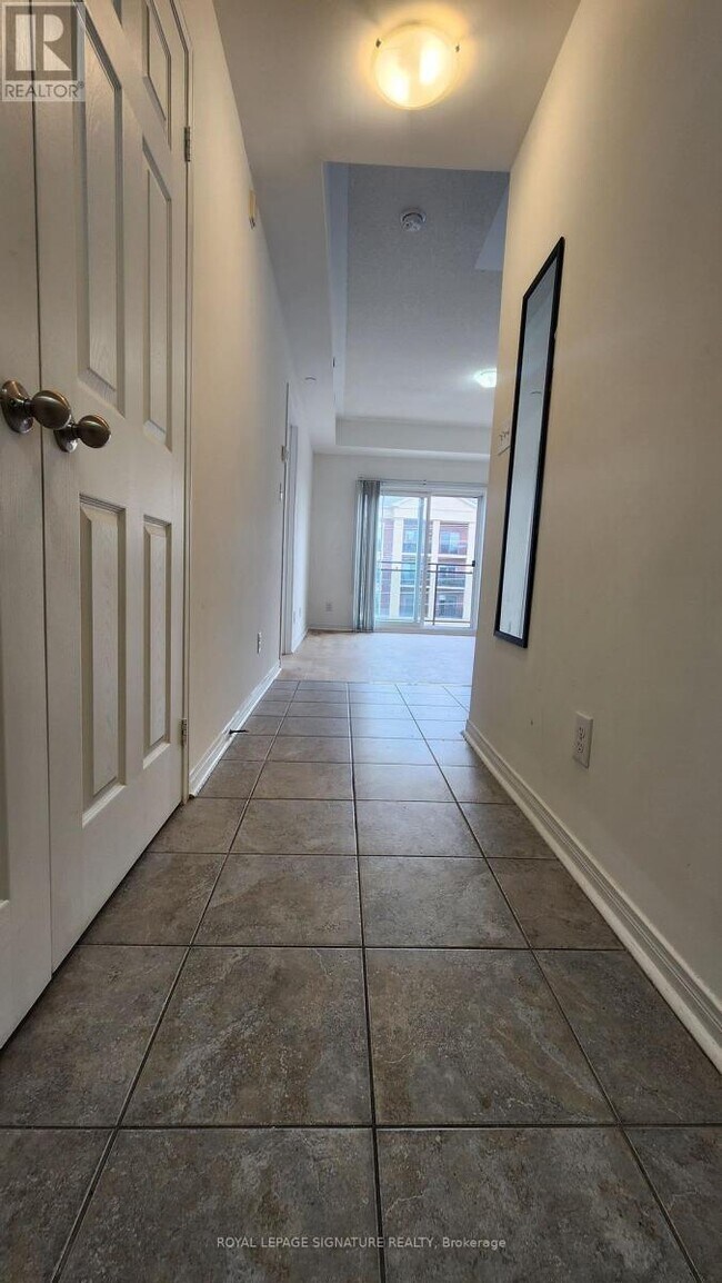 Building Photo - 3055 Thomas St