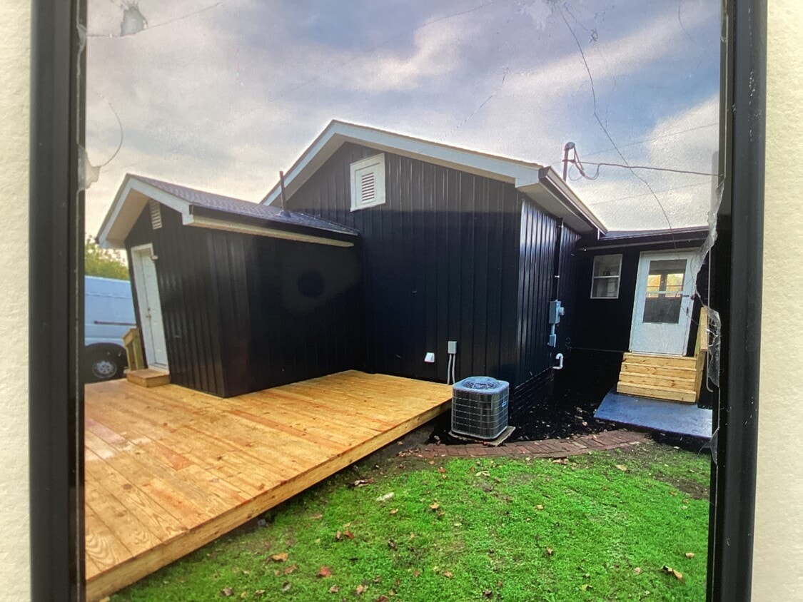 Foto principal - 65 Slocum Heights Rd
