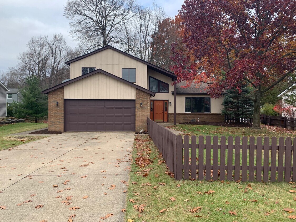 1081 Oakbrooke Dr, Medina, OH 44256 House for Rent in Medina, OH