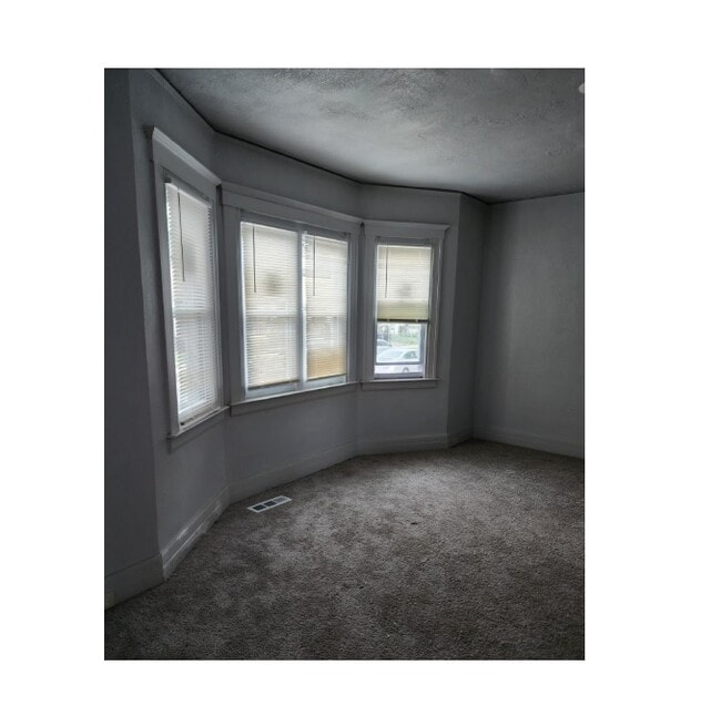 Building Photo - 8072 Senator St