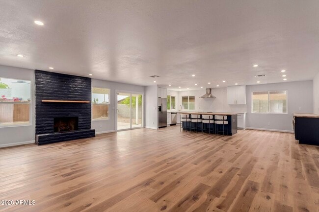 Building Photo - 10705 E Mercer Ln