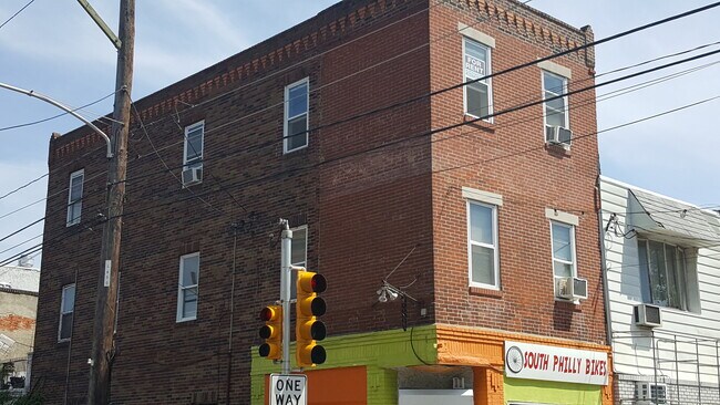 Building Photo - 1901 S 13th St