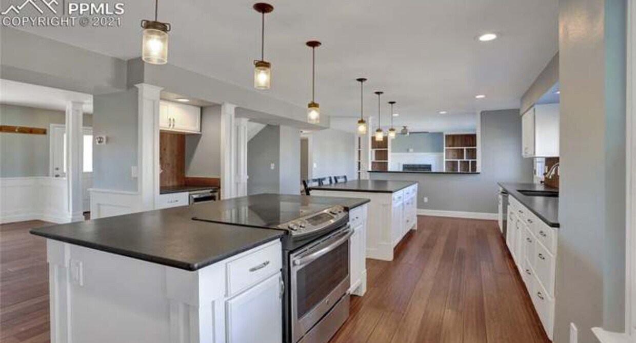 Building Photo - 1276 Canoe Creek Dr N