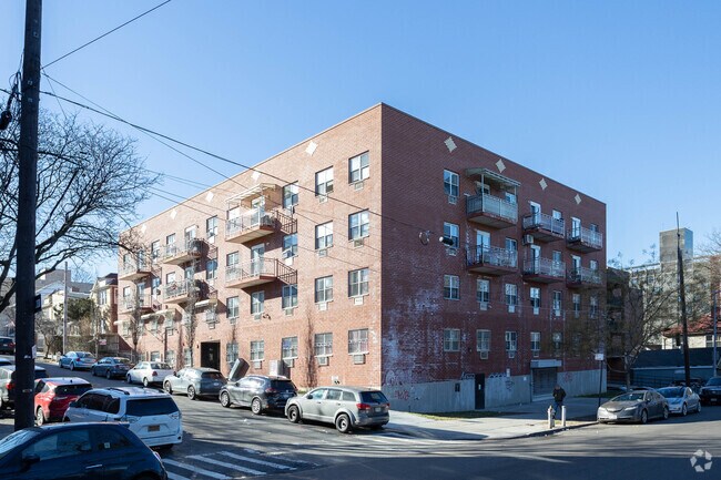 Building Photo - 112-45 39th Ave