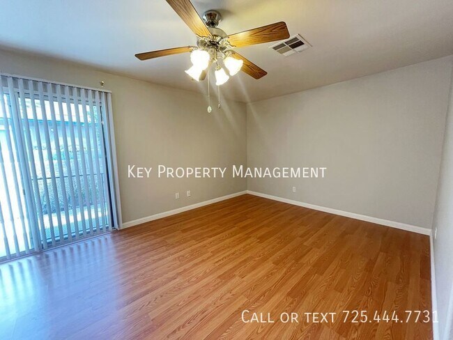 Foto del edificio - 2 BEDROOM TOWNHOME IN SOUTHWEST LAS VEGAS