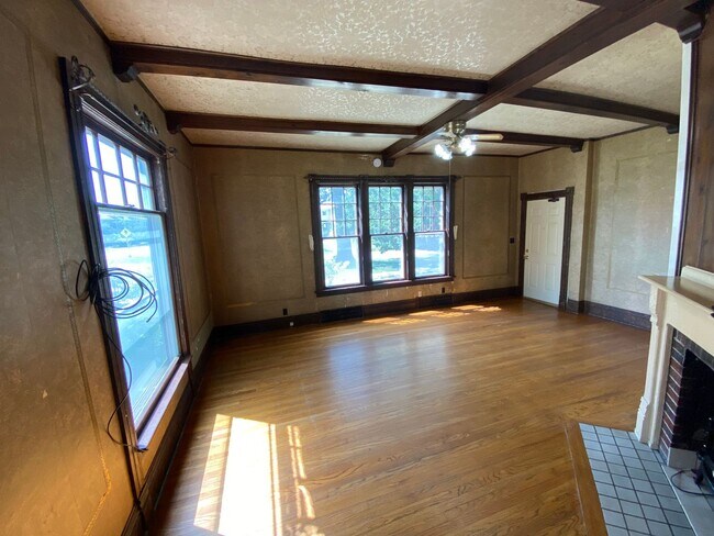 Building Photo - 1544 D St