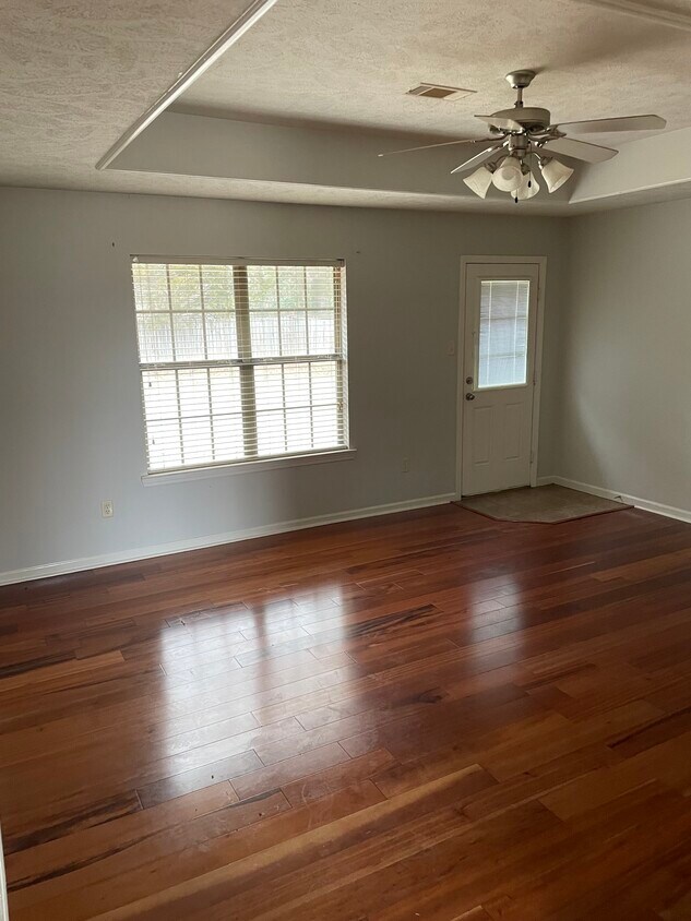 Living room - 5160 Stockton Rd