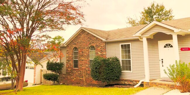 Foto del edificio - 14100 Cottontail Ln