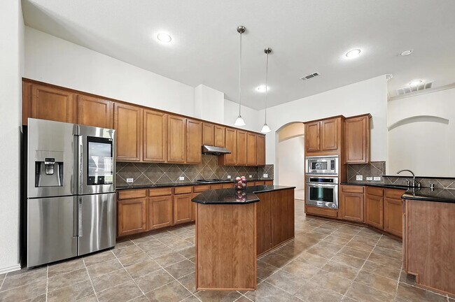 Foto del edificio - Room in House on Smoke Tree Dr