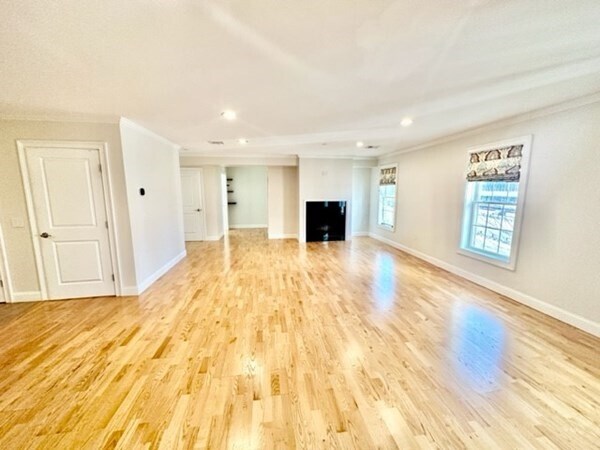 Building Photo - 463 Rutherford Ave