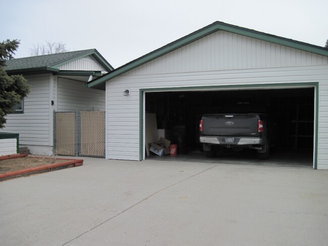 Foto del edificio - 1746 Alderson Ave