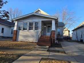 Building Photo - 710 E Olive St