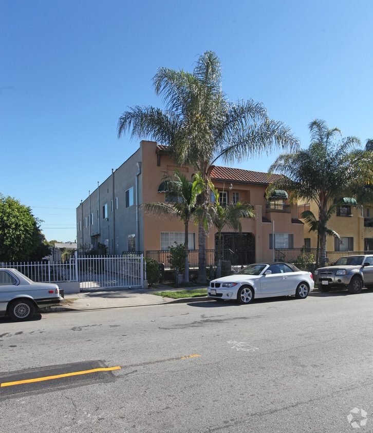 Primary Photo - 1166 N Edgemont St
