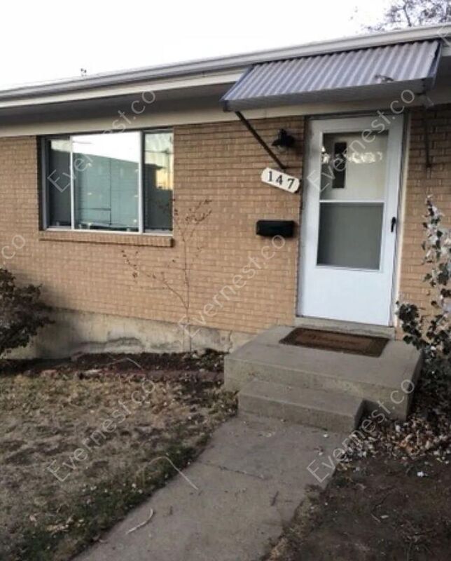 Primary Photo - 147 Laurel St