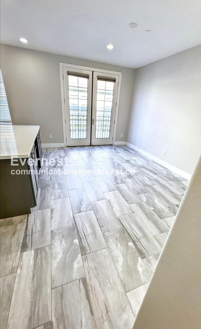 Foto del edificio - 404 Longden Ave