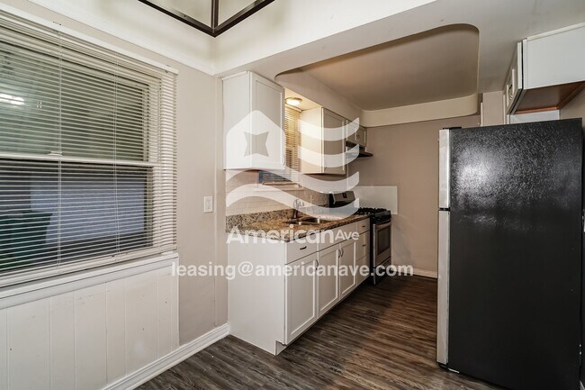 Foto del edificio - 14718 Reddington Ave