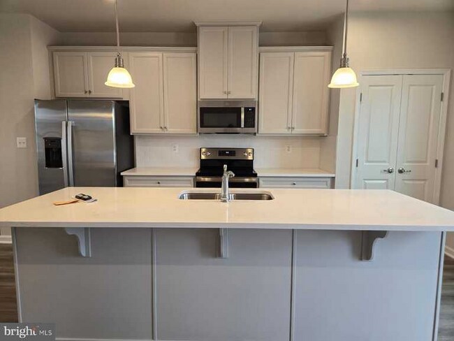 Building Photo - 4550 Chase Ln