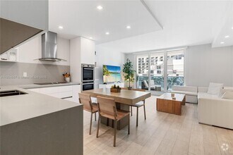 Building Photo - 2301 Collins Ave