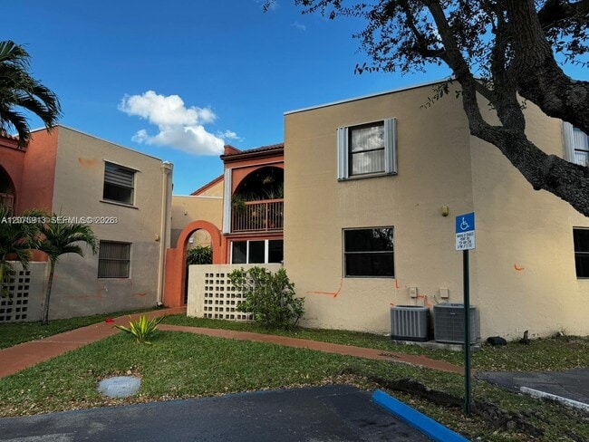 Building Photo - 10257 NW 9th Street Cir
