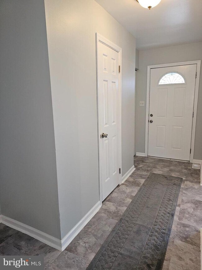 Foto del edificio - 38 Cypress Dr