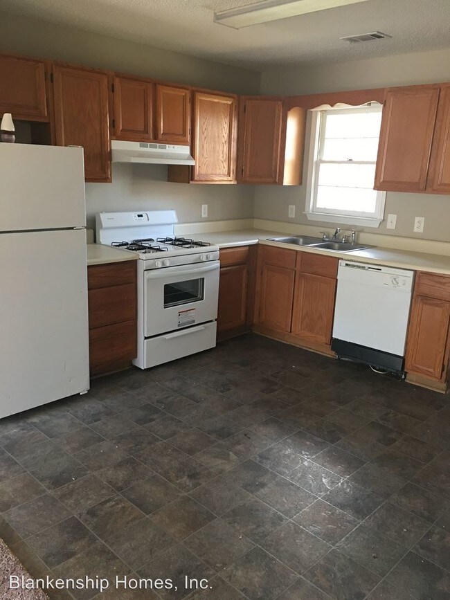 Building Photo - 3 br, 1 bath House - 8627 North Anna Way