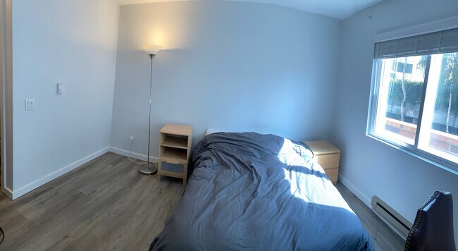 Foto del edificio - 6400 Christie Ave