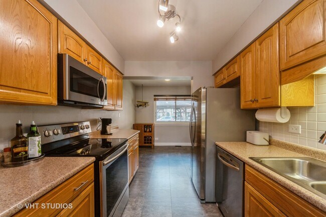 Building Photo - 493 Crow Lane