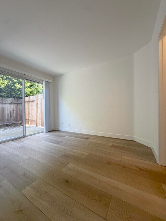 Foto del edificio - Alhambra Dr