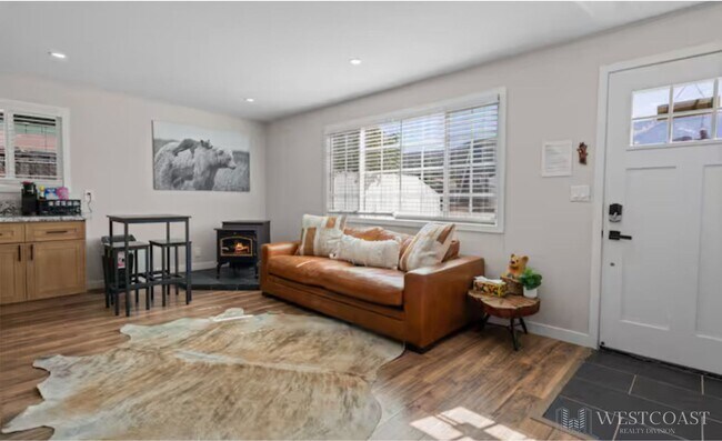 Building Photo - Charming Big Bear Retreat – Cozy 2-Bed Cabin in Quiet Neighborhood!