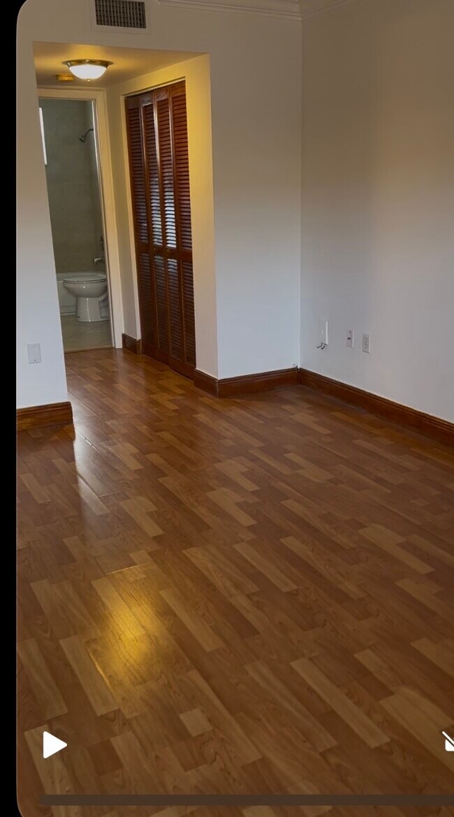 Foto del edificio - 2441 SW 31st Ave