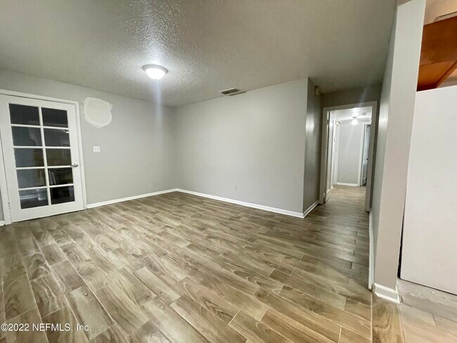 Building Photo - 2640 Dunn Ave