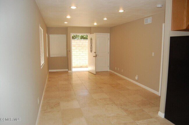 Foto del edificio - 1375 Uppingham Dr