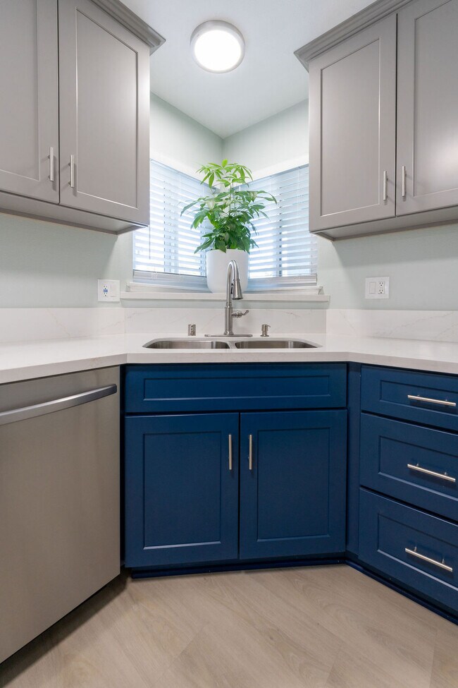 Foto del edificio - 16771 Glenhaven Ln