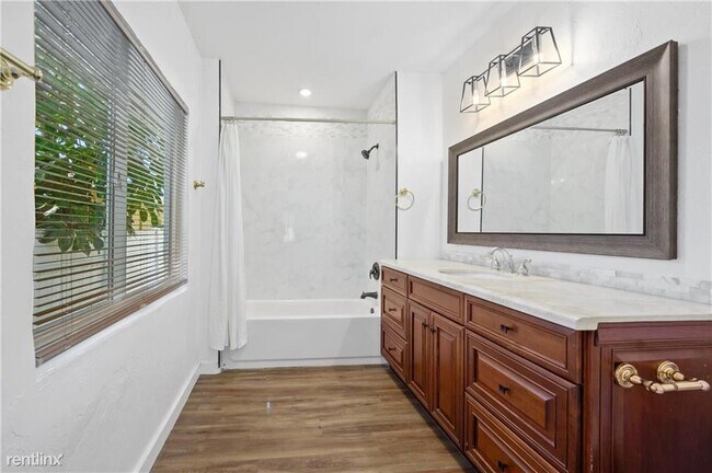 Building Photo - 3 br, 2 bath House - 1012 Avon Rd