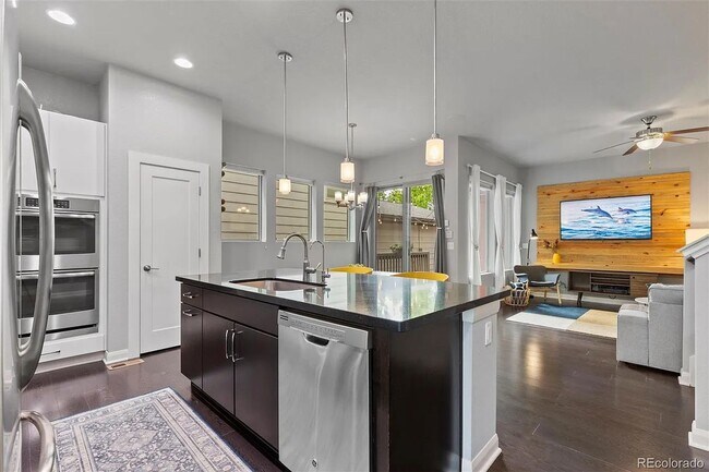 Foto del edificio - LUXURY MIDTOWN LIVING | PRIVATE BACKYARD RETREAT - Available NOW!