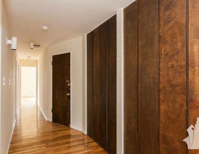 Foto del edificio - 606 W Surf St