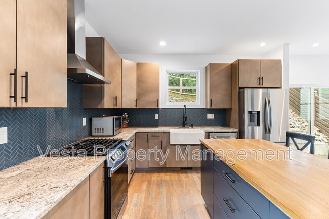 Foto del edificio - 125 Waynesville Ave