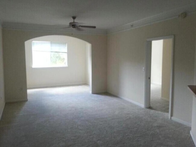 Foto del edificio - 9901 Baywinds Blvd