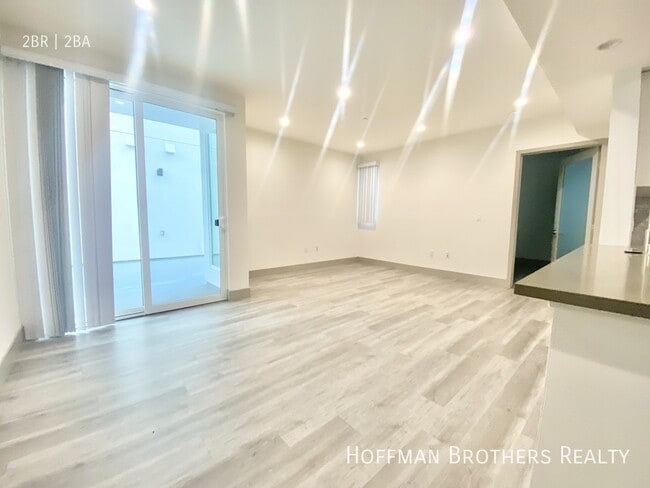 Foto del edificio - 4849 Oakwood Ave