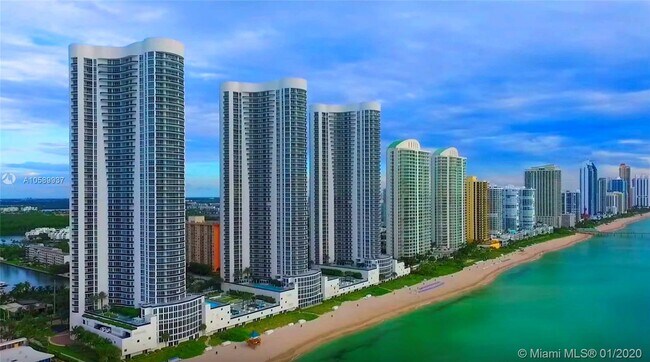 Building Photo - 16001 Collins Ave