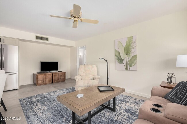 Building Photo - 12930 W Seville Dr
