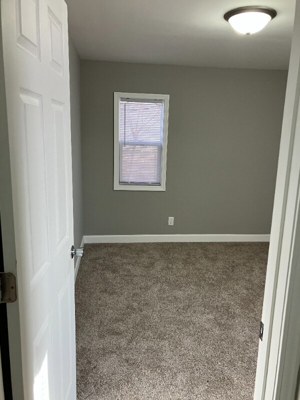 Building Photo - 221 Belteberg Rd