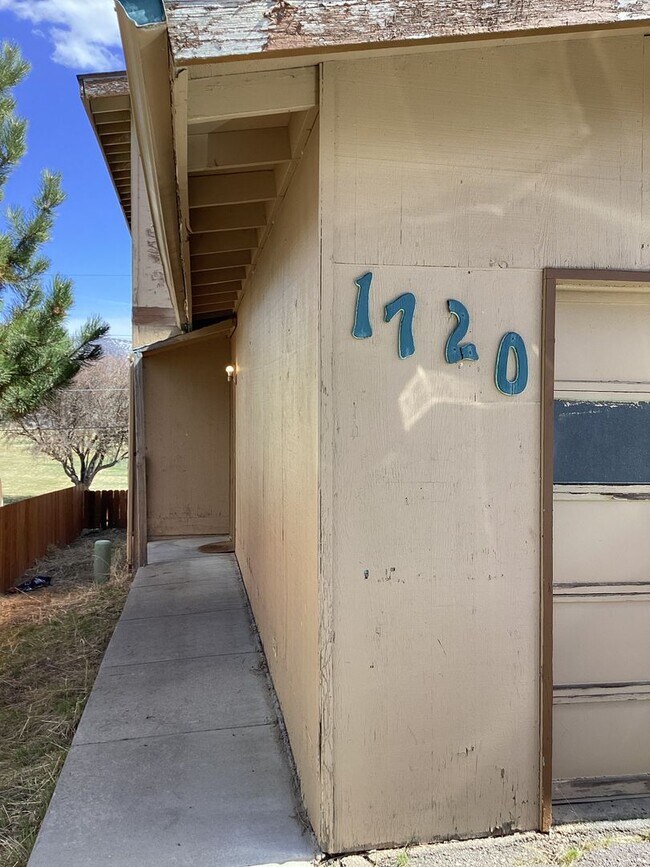 Foto del edificio - 1720 Worden Ave