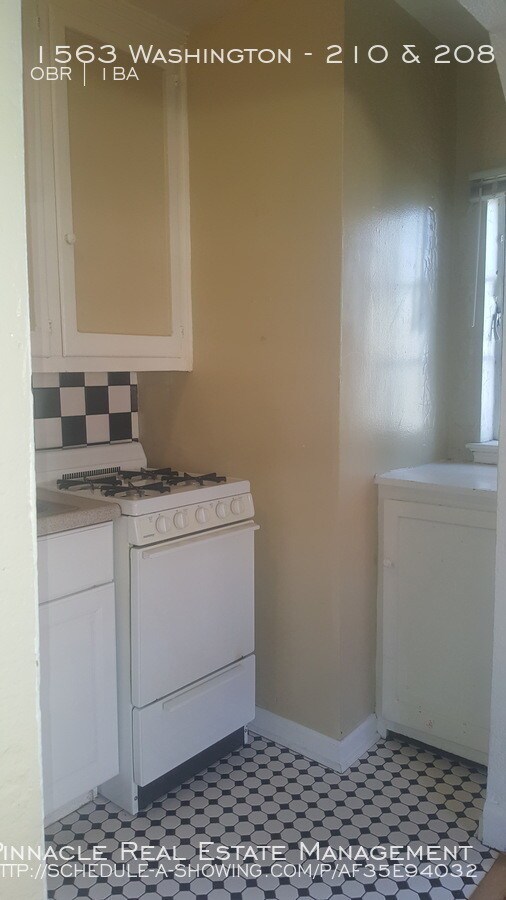 Foto del edificio - 1563 N Washington St