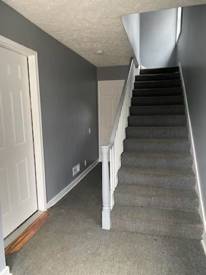 Building Photo - 726 W Lapeer St