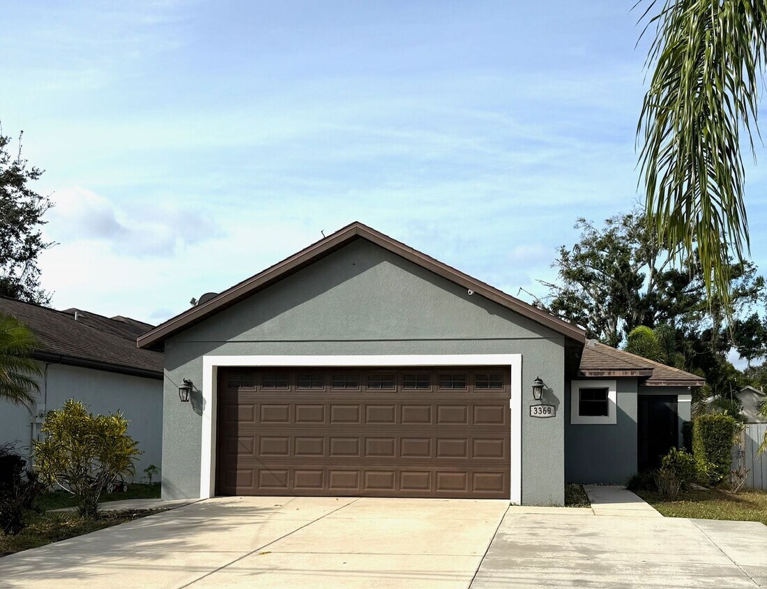 Primary Photo - NEWLY LISTED!! Beautifully Updated 3-Bed/2-Bath Home in Sarasota!