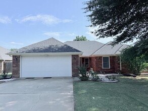 Building Photo - 703 Windsor Ln