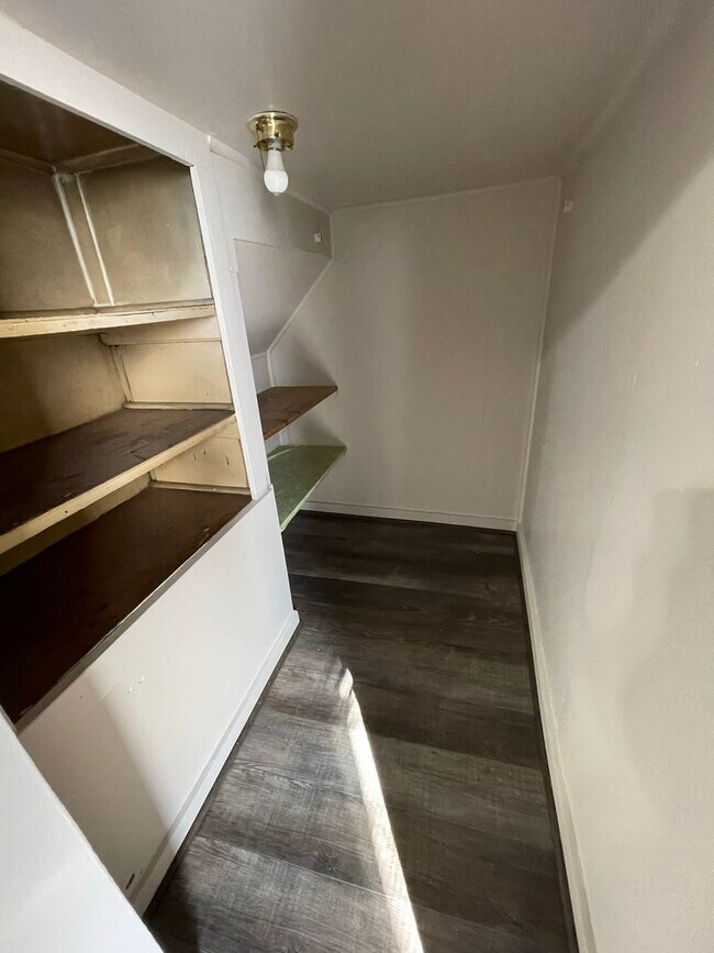 Foto del edificio - 934-936 W 5th St