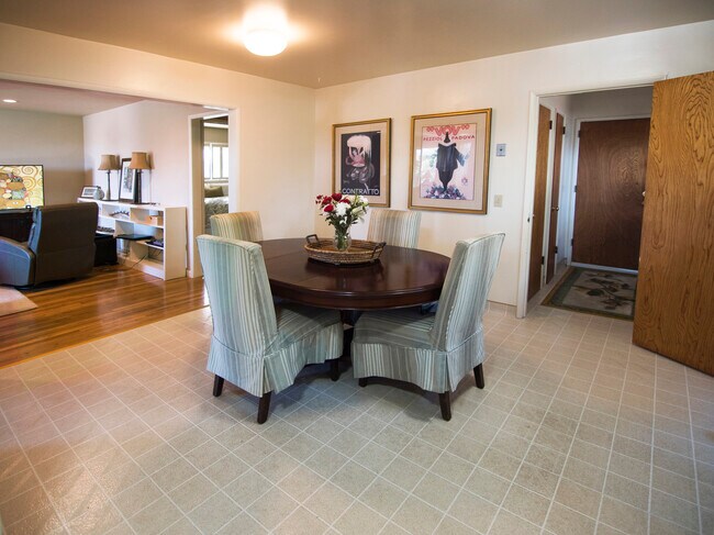 Kitchen/Dining - 424 High St